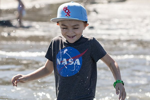 How-to-encourage-your-child-to-keep-their-hats-on-fetured