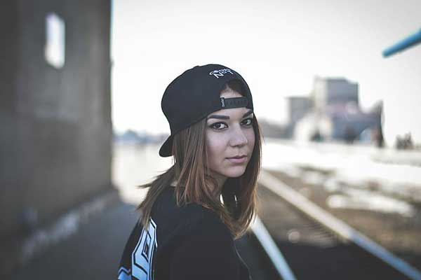 Tips And Tricks To Wearing A Snapback Cap With Swag