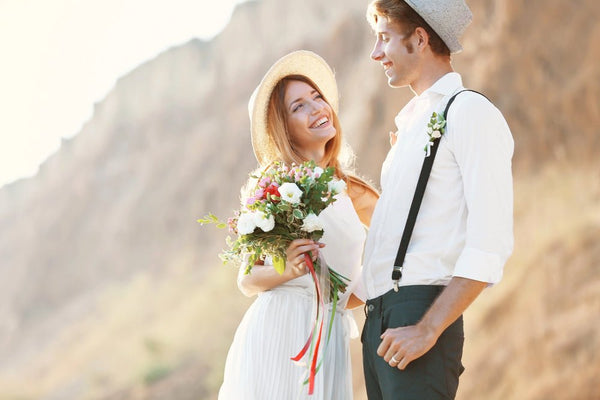 How To Wear A Hat To A Wedding: Hat Etiquette & Tips